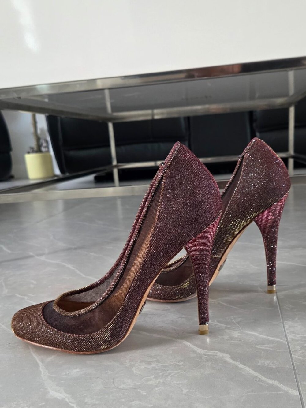 Color changing high heels